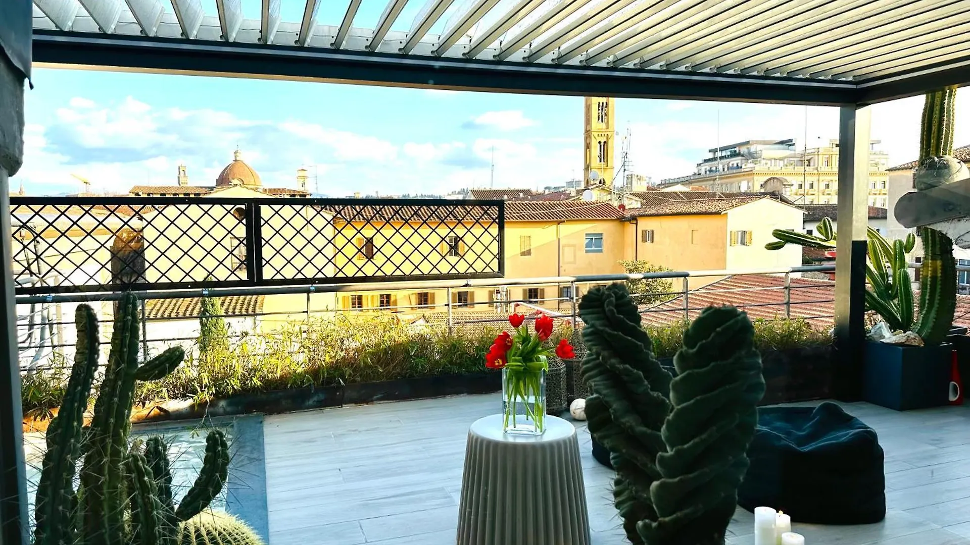 Central Romantic Luxury Penthouse Florencie