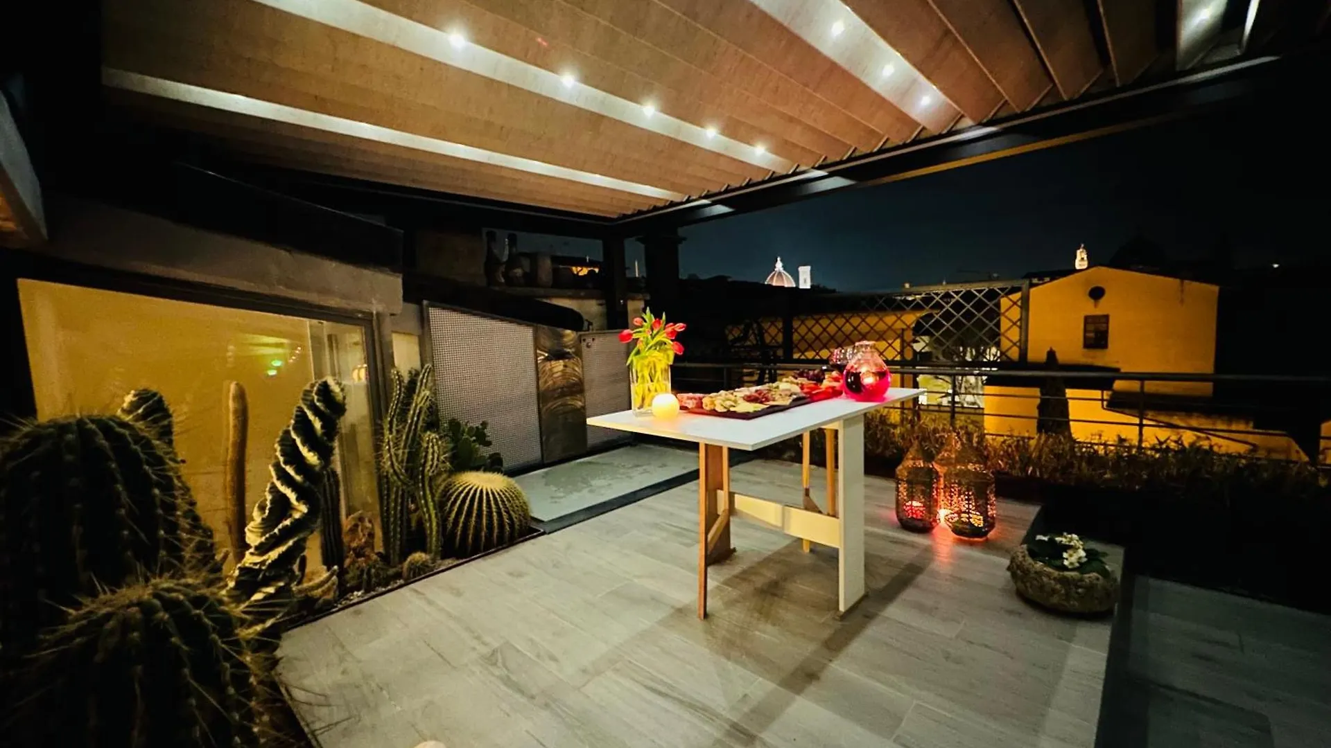 בית נופש פירנצה Central Romantic Luxury Penthouse